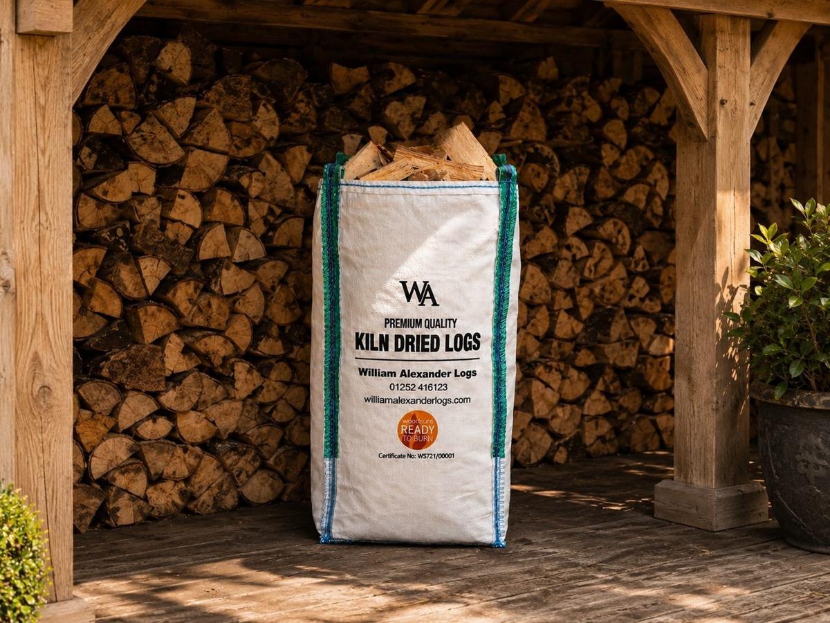 Kiln-Dried Oak Logs