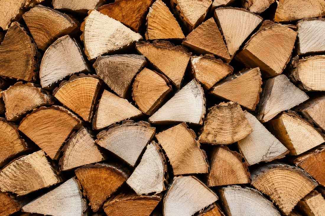 Close-up of kiln-dried mixed hardwood logs from William Alexander Logs